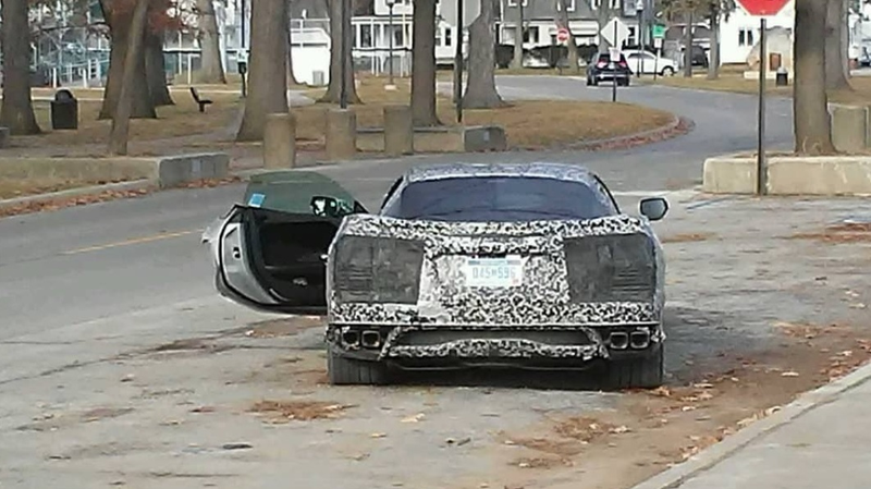 Illustration for article titled Mid-Engine Corvette Mule Spotted On Michigan Streets